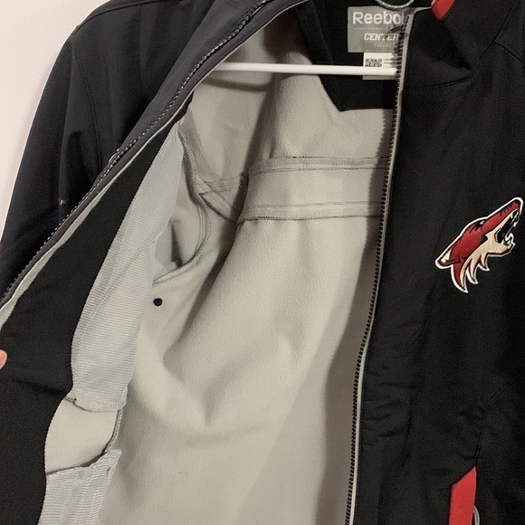 Reebok Center Ice Phoenix Coyotes NHL Jacket, Size small, great condition - Picture 2 of 10